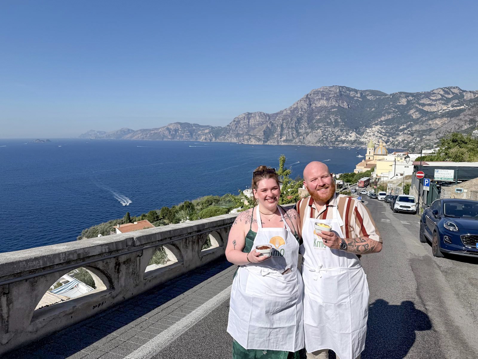 Coppia con vista sulla Costiera Amalfitana - Cooking Class Ristorante Km0 Praiano