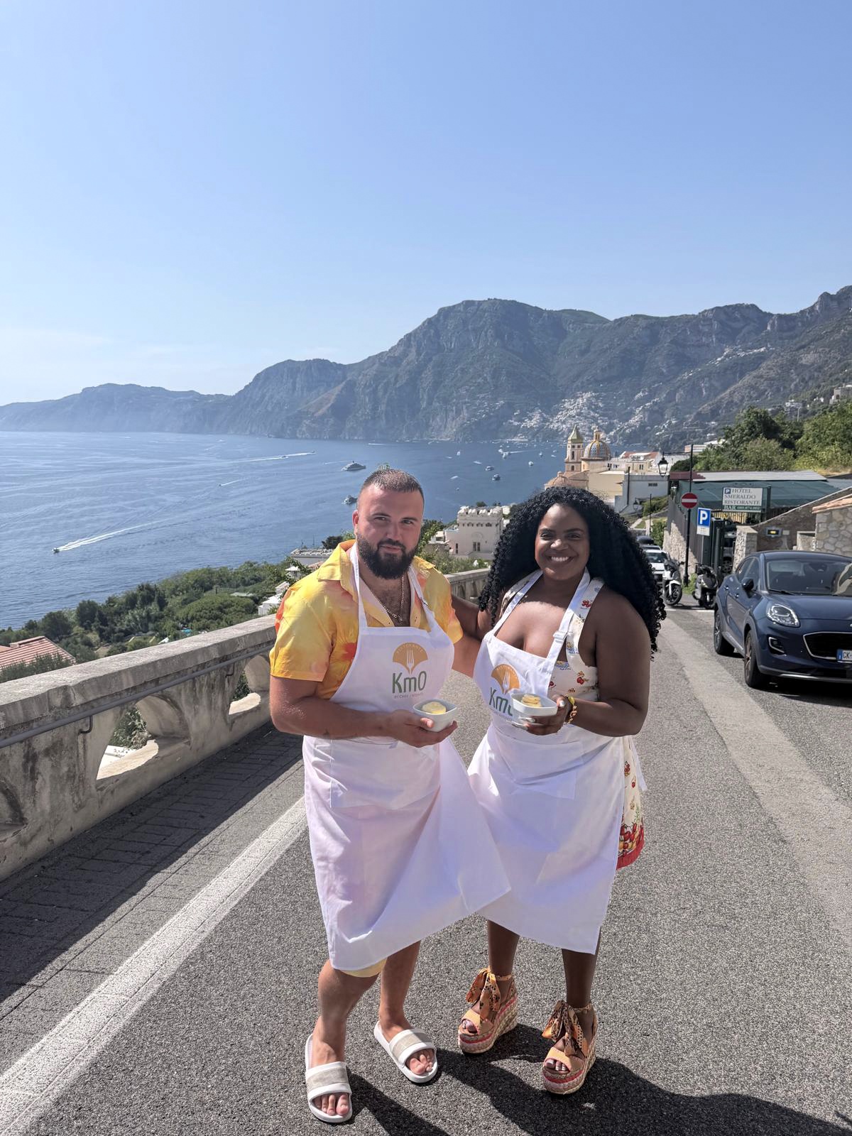 Amici con vista sulla Costiera Amalfitana - Cooking Class Ristorante Km0 Praiano