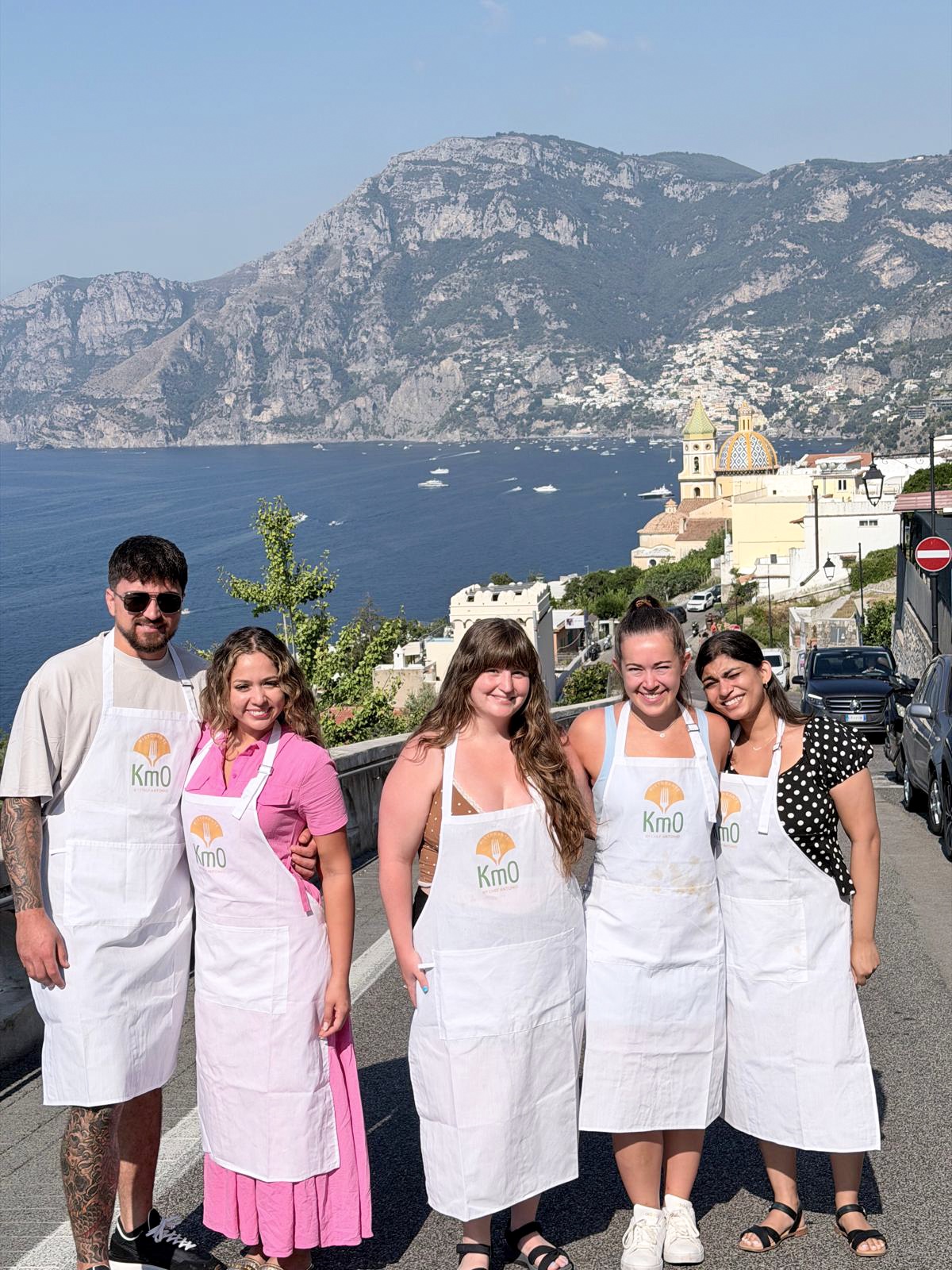 Gruppo con vista sulla costa di Praiano - Cooking Class Ristorante Km0 Praiano